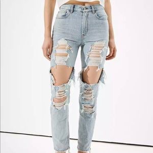NWT American Eagle Ripped Mom Jean